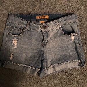 Summery light-wash Jean Shorts